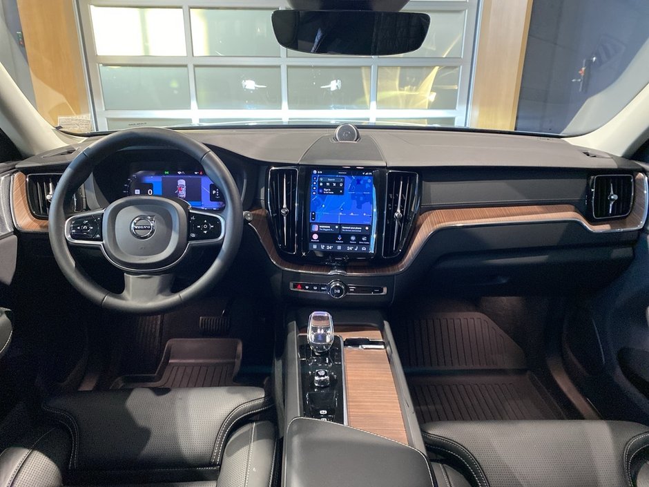 2023 Volvo XC60 B6 AWD Ultimate - Bright-10