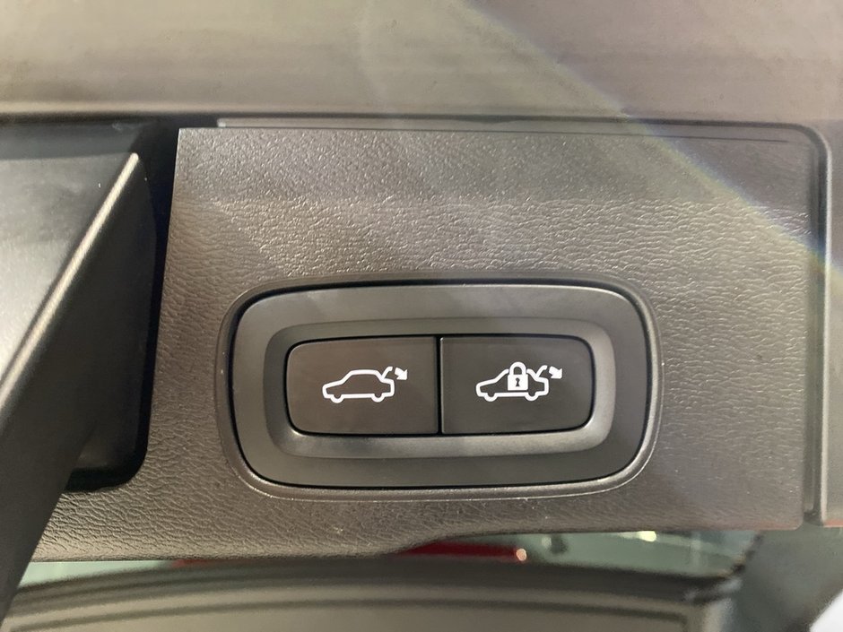 2023 Volvo XC60 B6 AWD Ultimate - Bright-20
