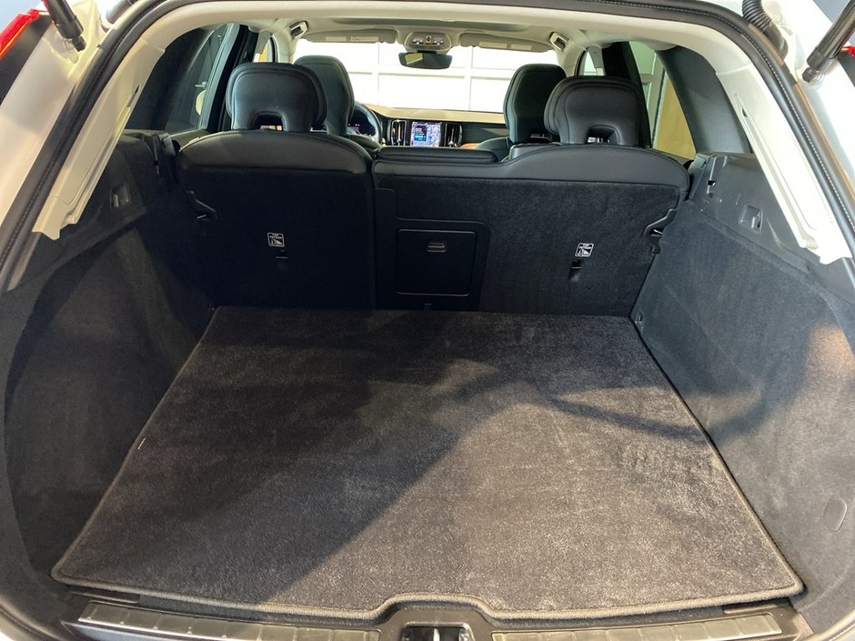 2023 Volvo XC60 B6 AWD Plus - Bright-19