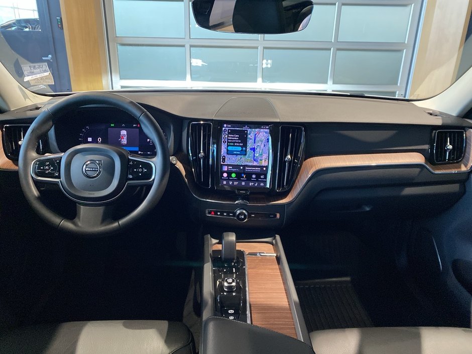 2023 Volvo XC60 B6 AWD Plus - Bright-10