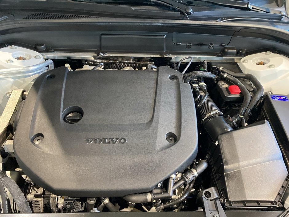 2023 Volvo XC60 B6 AWD Plus - Bright-25
