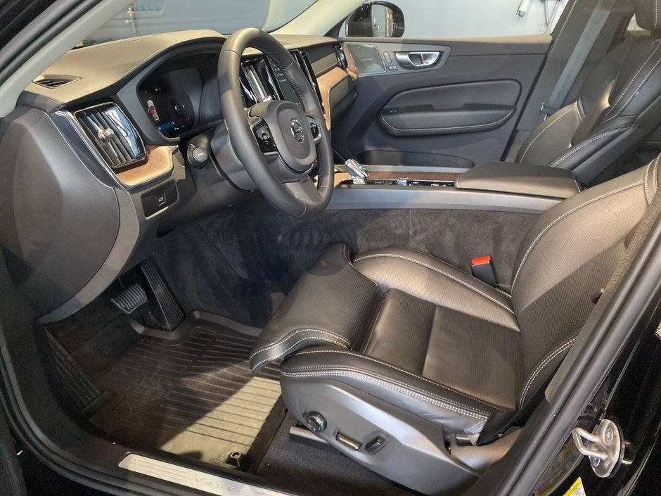 2023 Volvo XC60 B6 AWD Ultimate - Bright-9