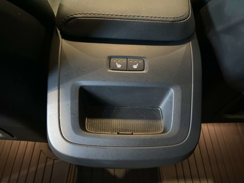 2023 Volvo XC60 B6 AWD Plus - Bright-18