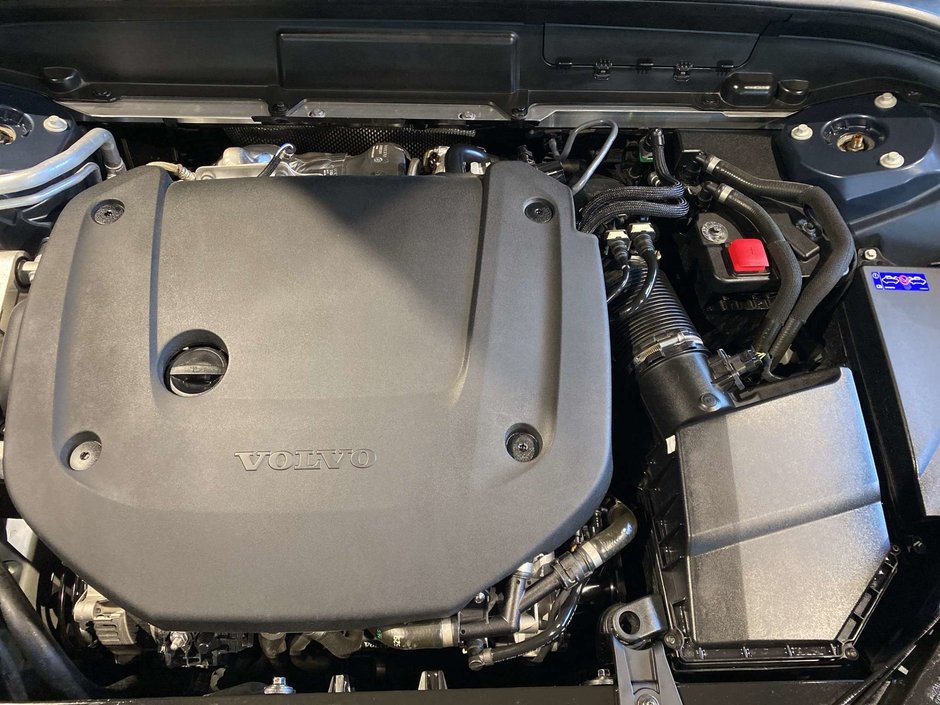 2023 Volvo XC60 B6 AWD Plus - Bright-25