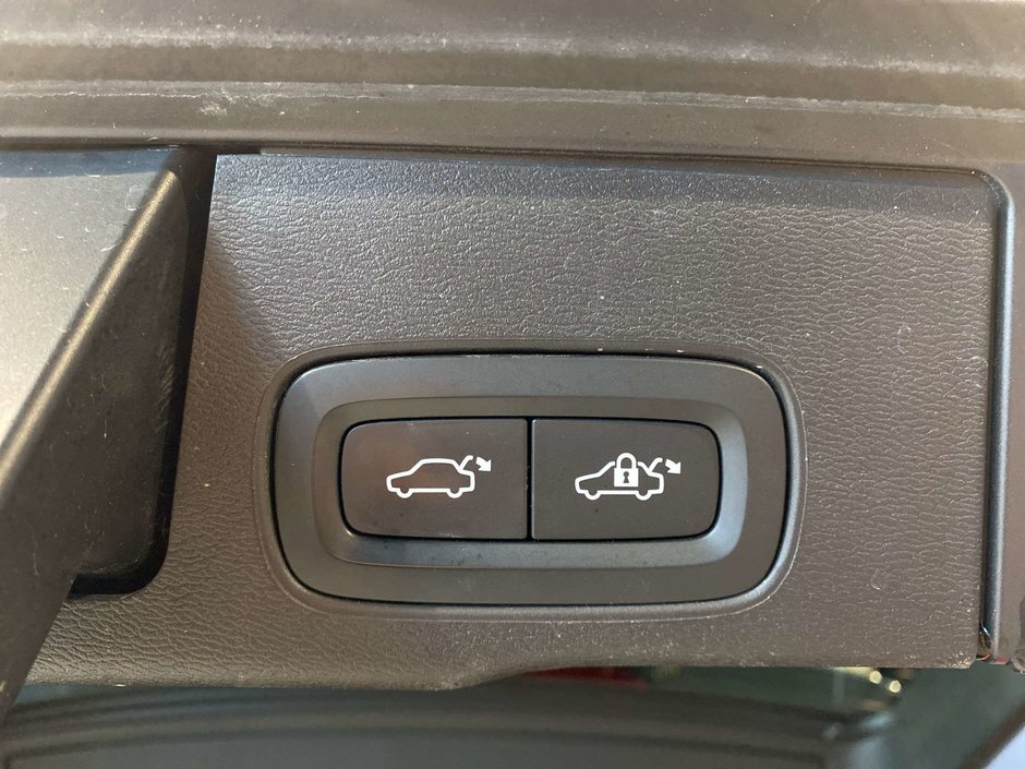 2023 Volvo XC60 B6 AWD Plus - Bright-20