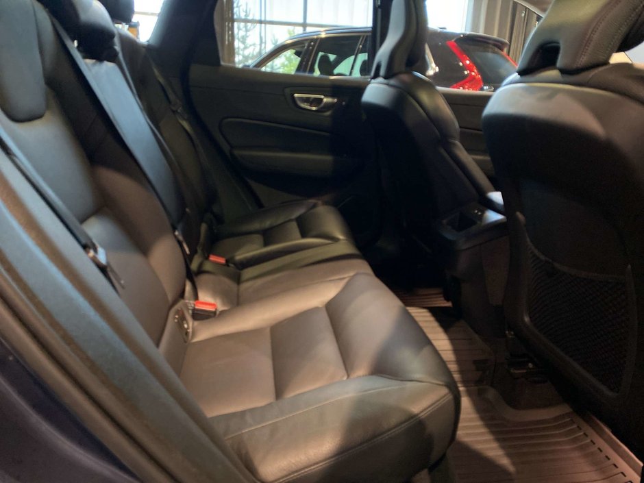 2023 Volvo XC60 B6 AWD Plus - Bright-21