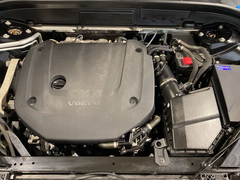 2023 Volvo XC60 B6 AWD Plus - Dark-25