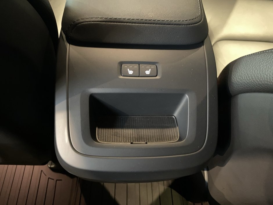 2023 Volvo XC60 B6 AWD Plus - Dark-18
