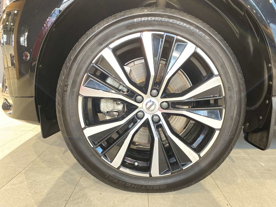 2023 Volvo XC60 B6 AWD Plus - Dark-8