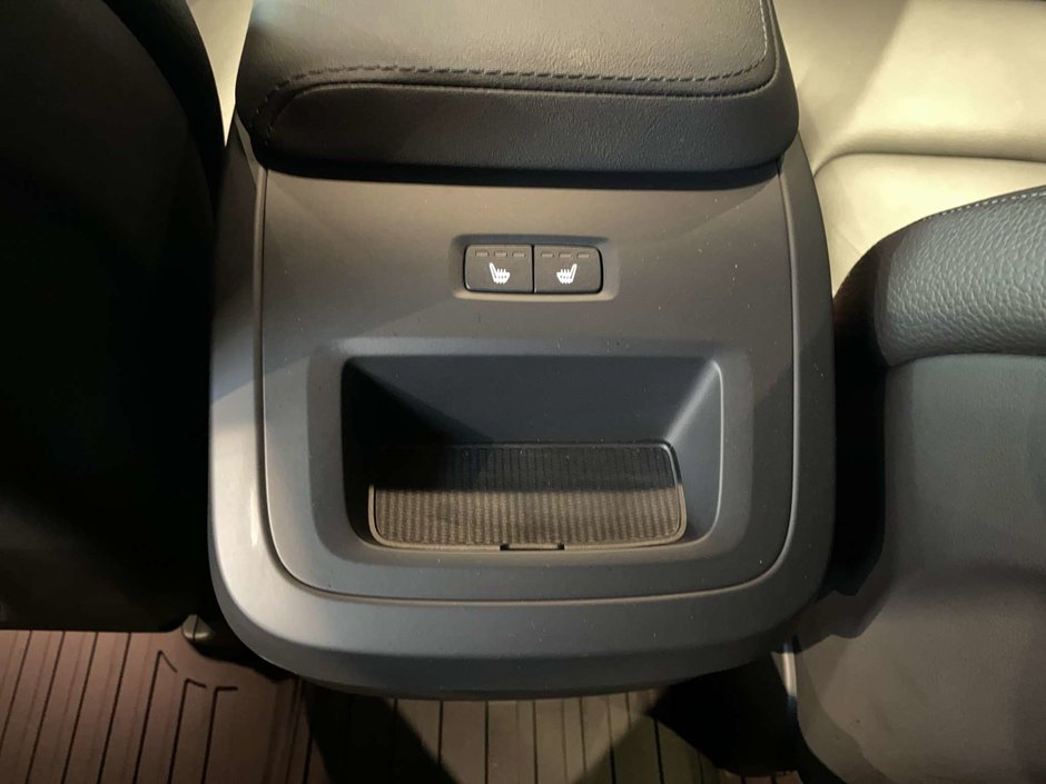 2023 Volvo XC60 B6 AWD Plus - Dark-18