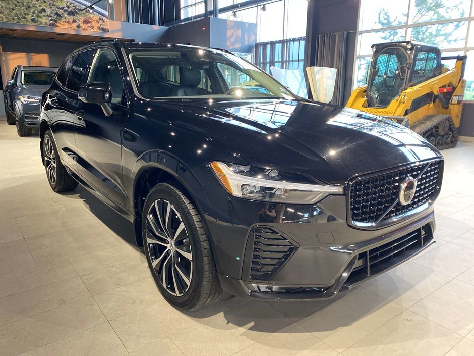 2023 Volvo XC60 B6 AWD Plus - Dark-6
