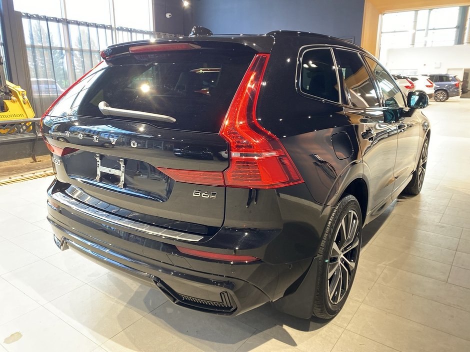 2023 Volvo XC60 B6 AWD Plus - Dark-4