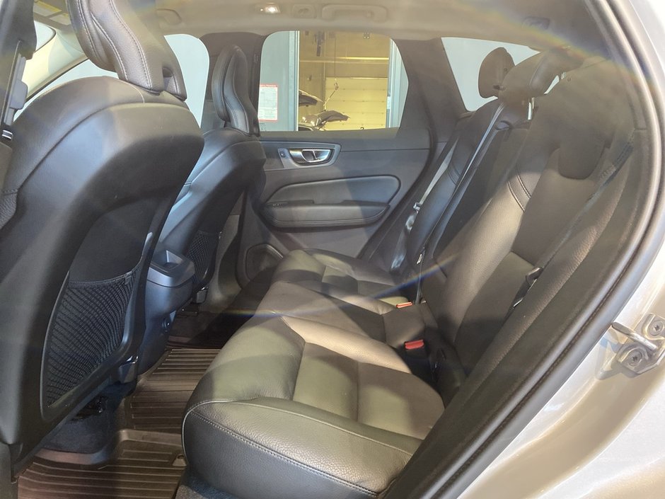 2023 Volvo XC60 B6 AWD Plus - Bright-17