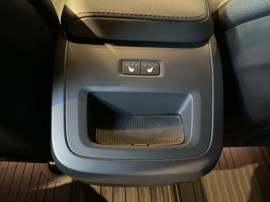 2023 Volvo XC60 B6 AWD Plus - Bright-18