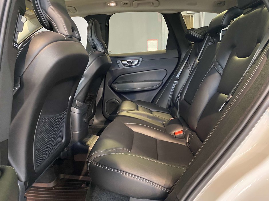 2023 Volvo XC60 Recharge Ultimate - Bright-17