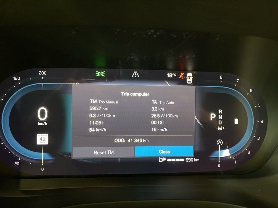 2024 Volvo XC60 B5 AWD Plus Dark Theme-15