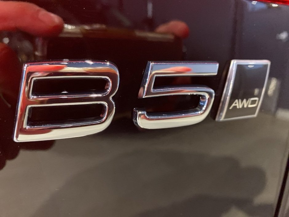 2024 Volvo XC60 B5 AWD Plus Dark Theme-26