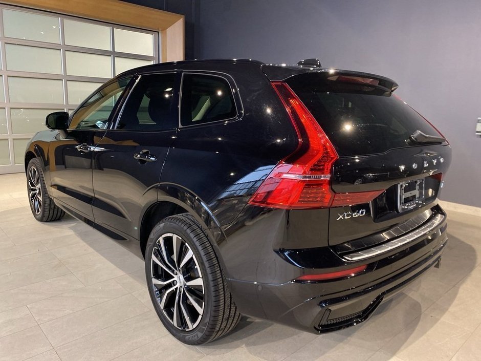 2024 Volvo XC60 B5 AWD Plus Dark Theme-2
