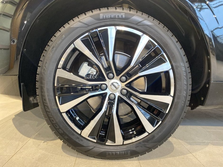 2024 Volvo XC60 B5 AWD Plus Dark Theme-8