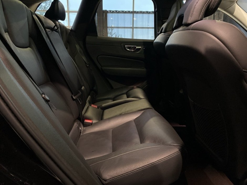 2024 Volvo XC60 B5 AWD Plus Dark Theme-21