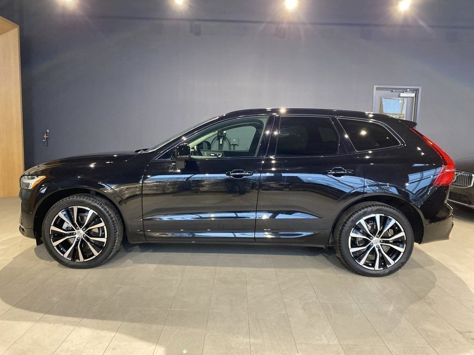 2024 Volvo XC60 B5 AWD Plus Dark Theme-1