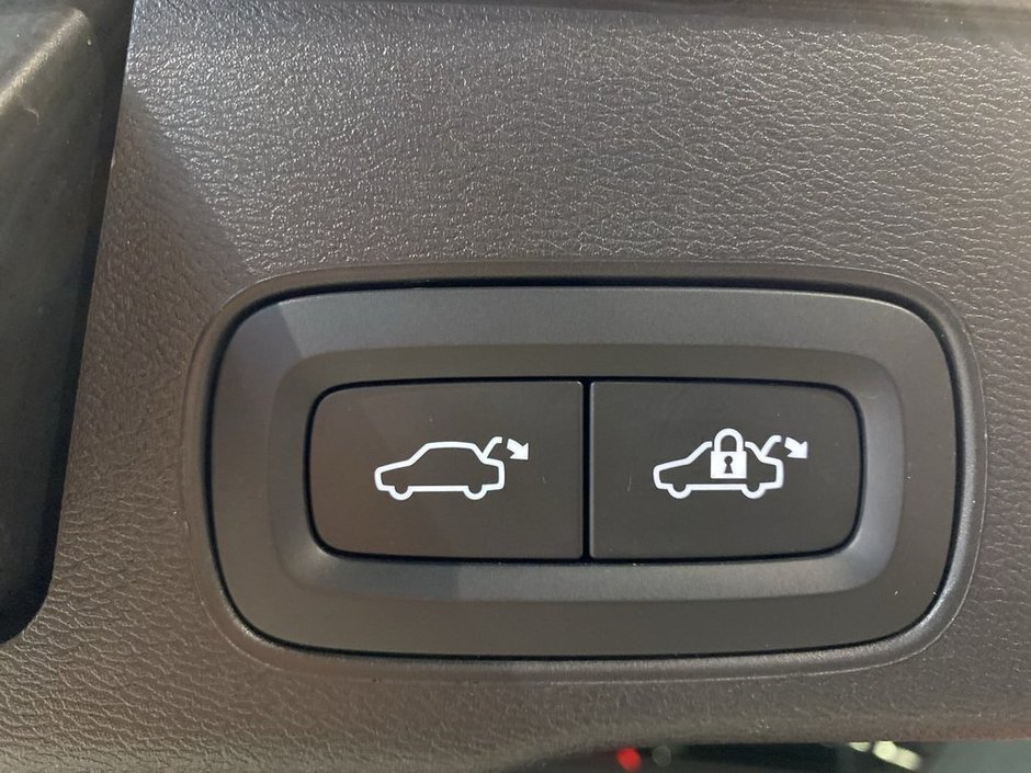 2024 Volvo XC60 B5 AWD Plus Dark Theme-20