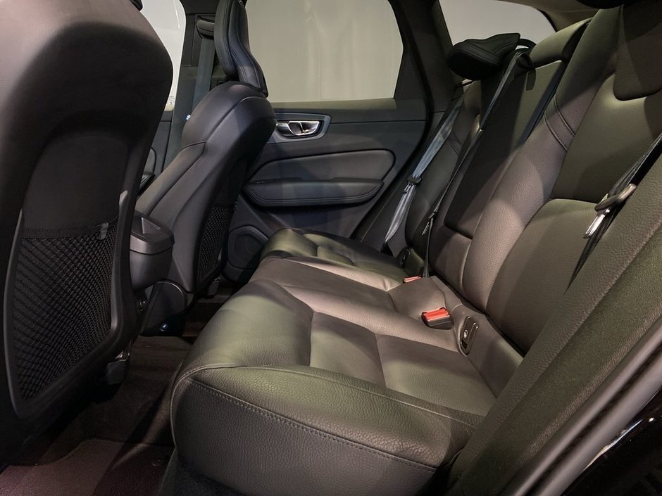 2024 Volvo XC60 B5 AWD Plus Dark Theme-17