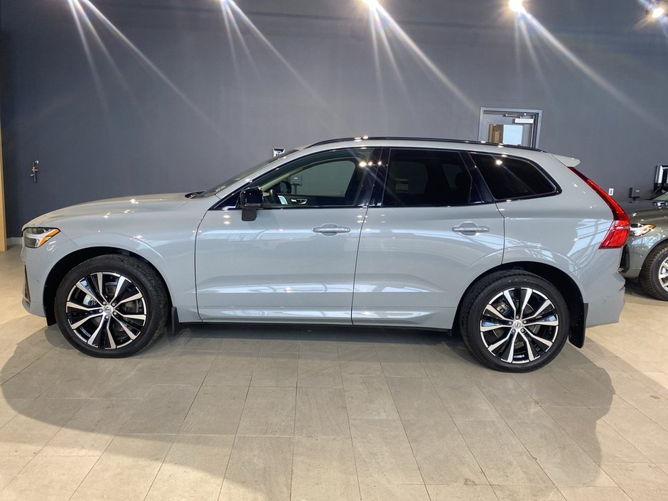 2024 Volvo XC60 B5 AWD Ultimate Dark Theme-1