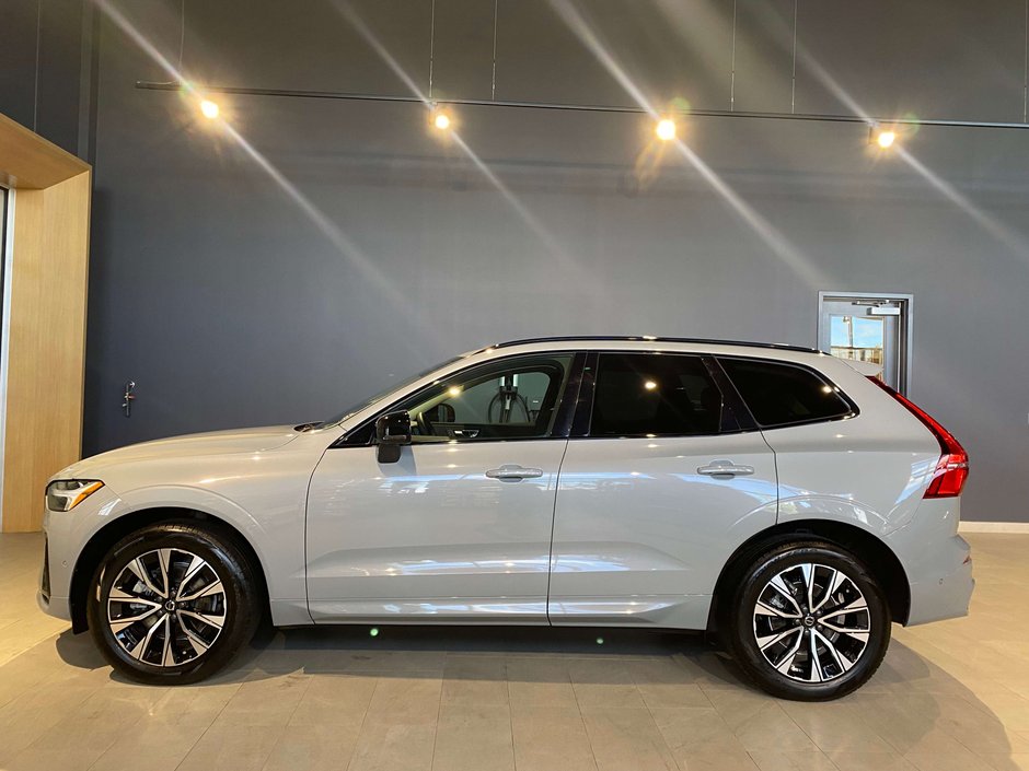 2024 Volvo XC60 B5 AWD Plus Dark Theme-1