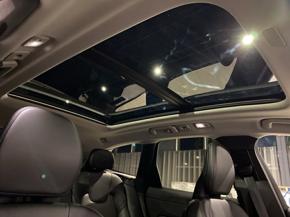 2025 Volvo XC60 B5 AWD Core Dark Theme-24