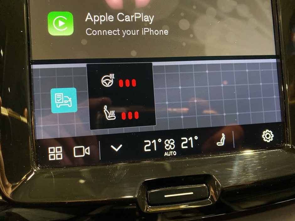 2025 Volvo XC60 B5 AWD Core Dark Theme-14