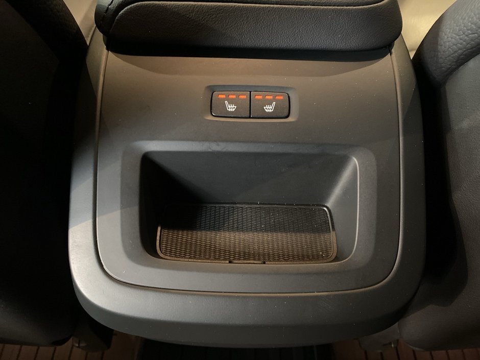 2025 Volvo XC60 B5 AWD Plus Dark Theme-18