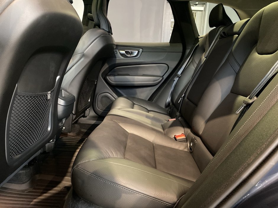 2025 Volvo XC60 B5 AWD Plus Dark Theme-17