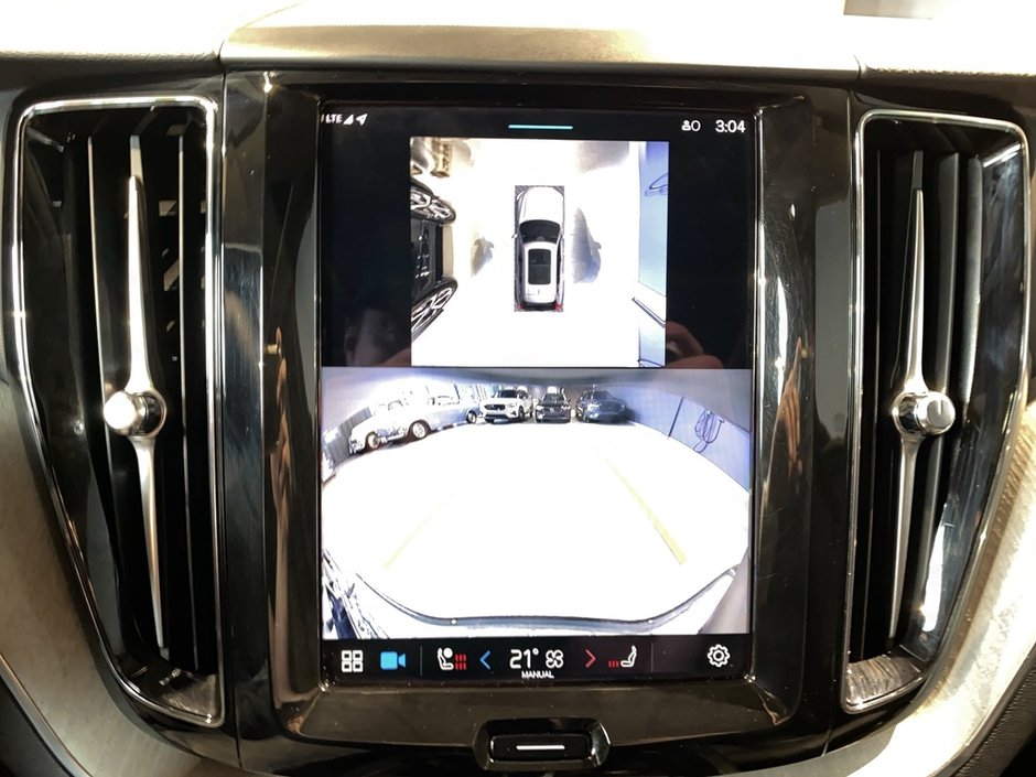 2025 Volvo XC60 B5 AWD Plus Dark Theme-16