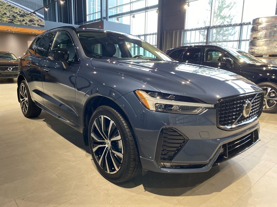 2025 Volvo XC60 B5 AWD Plus Dark Theme-6