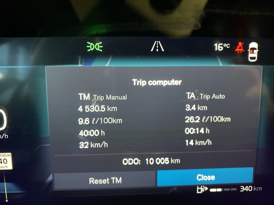 2025 Volvo XC60 B5 AWD Core Dark Theme-15