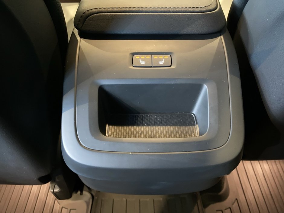 2025 Volvo XC60 B5 AWD Plus Dark Theme-18