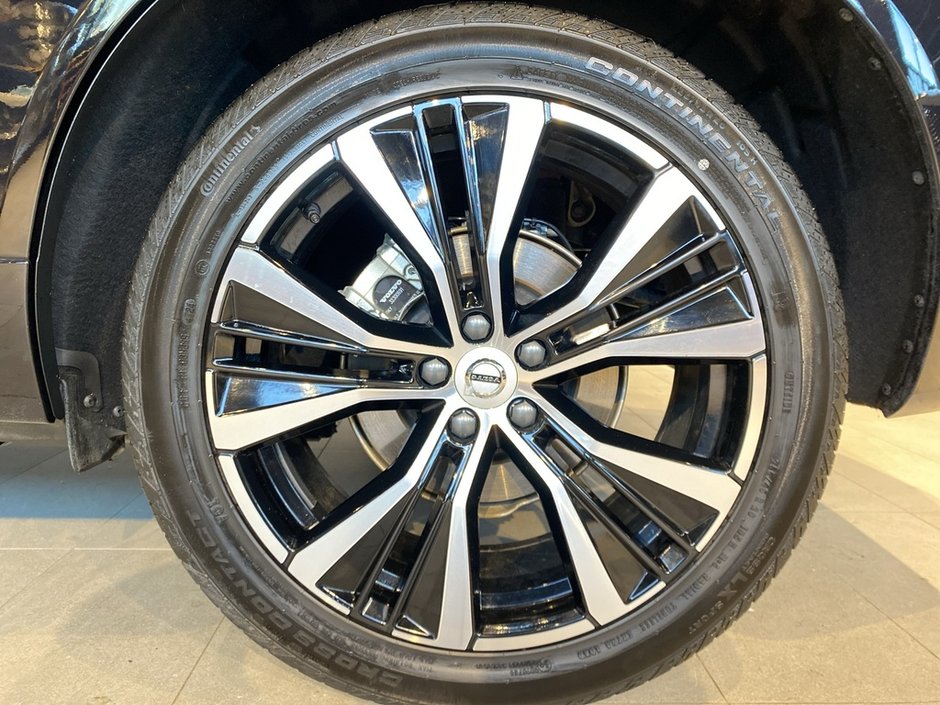 2025 Volvo XC60 B5 AWD Plus Dark Theme-8