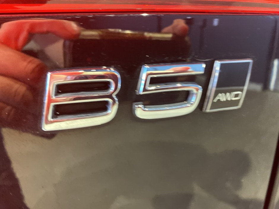 2025 Volvo XC60 B5 AWD Plus Dark Theme-26