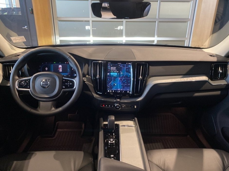 2025 Volvo XC60 B5 AWD Plus Dark Theme-11