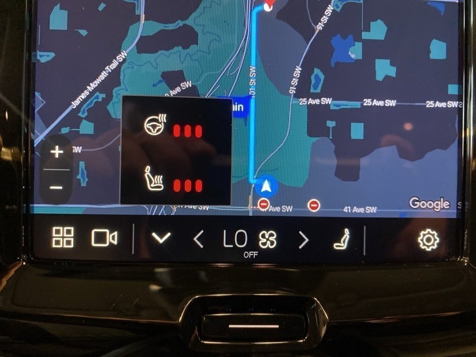 2025 Volvo XC60 B5 AWD Plus Dark Theme-15