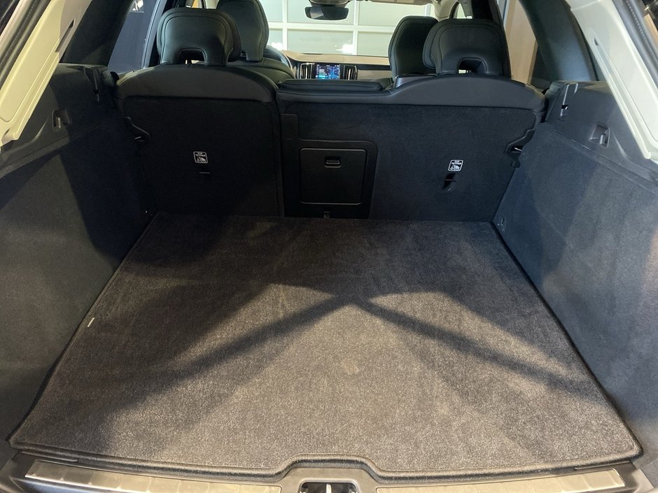 2025 Volvo XC60 B5 AWD Plus Dark Theme-19