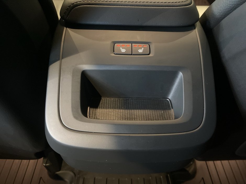 2025 Volvo XC60 B5 AWD Plus Dark Theme-18