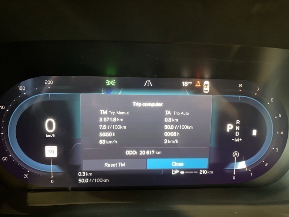 2025 Volvo XC60 B5 AWD Plus Dark Theme-16