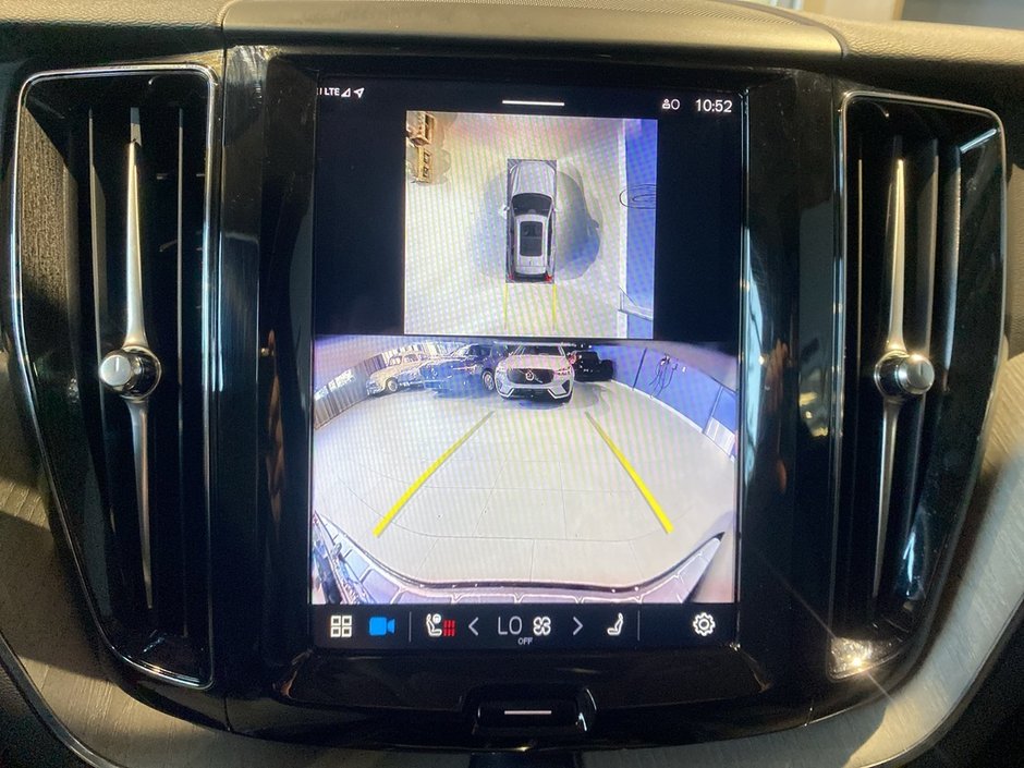 2025 Volvo XC60 B5 AWD Plus Dark Theme-16