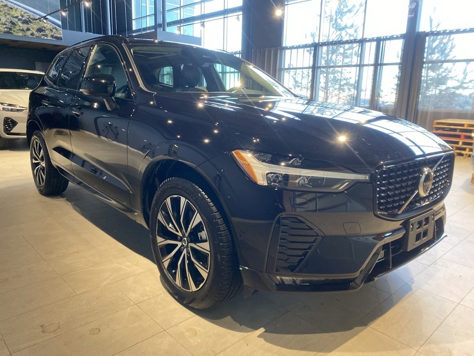 2025 Volvo XC60 B5 AWD Plus Dark Theme-6