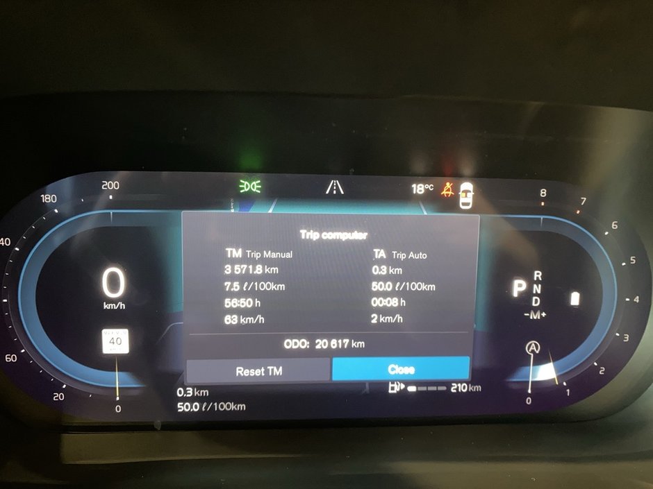 2025 Volvo XC60 B5 AWD Plus Dark Theme-15