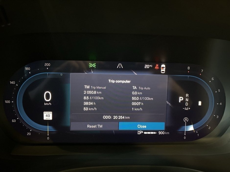 2025 Volvo XC60 B5 AWD Plus Dark Theme-15