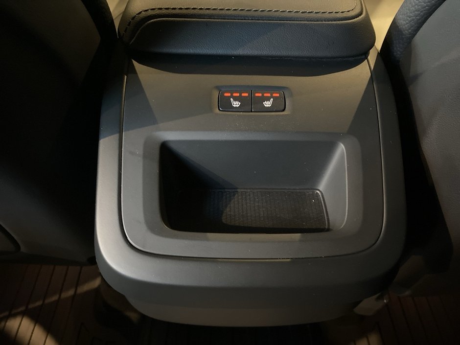 2025 Volvo XC60 B5 AWD Plus Dark Theme-18