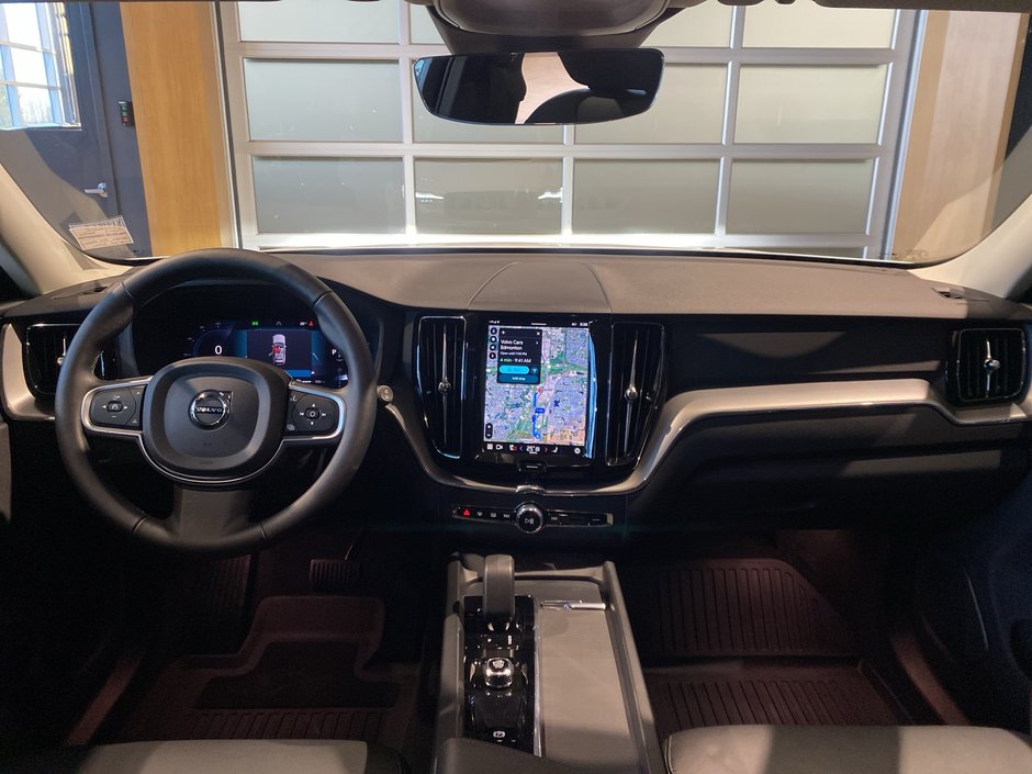 2025 Volvo XC60 Core Dark Theme-10
